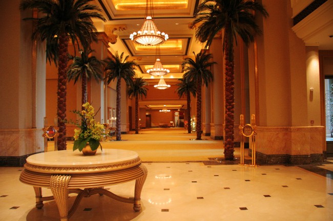 Emirates Palace in Abu Dhabi Deckenlampe Abu Dhabi