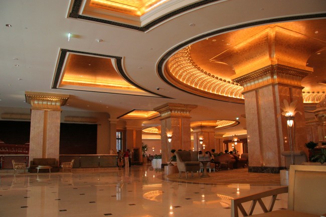 Emirates Palace in Abu Dhabi Deckenlampe Abu Dhabi